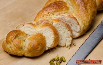 cardamom-bread