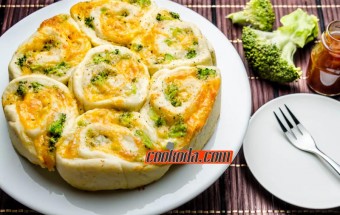 three-cheese-broccoli-buns